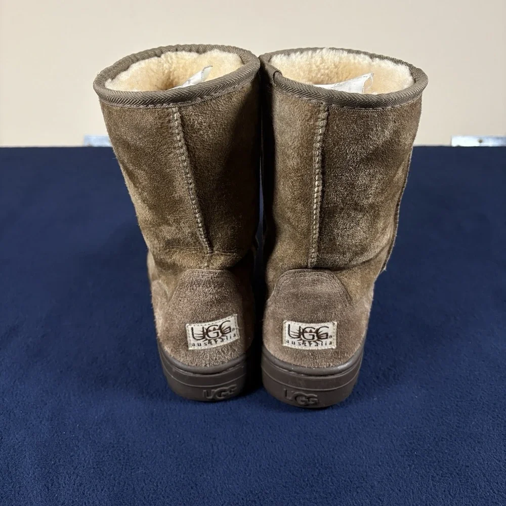 VTG UGG Size 7 Brown Suede Ultra Short #5225 Sheepskin Lined Rubber Sole Boots